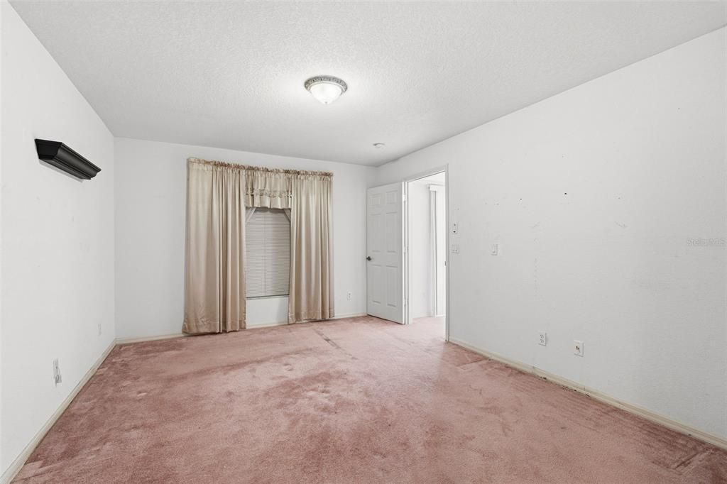 For Sale: $250,000 (3 beds, 2 baths, 1620 Square Feet)