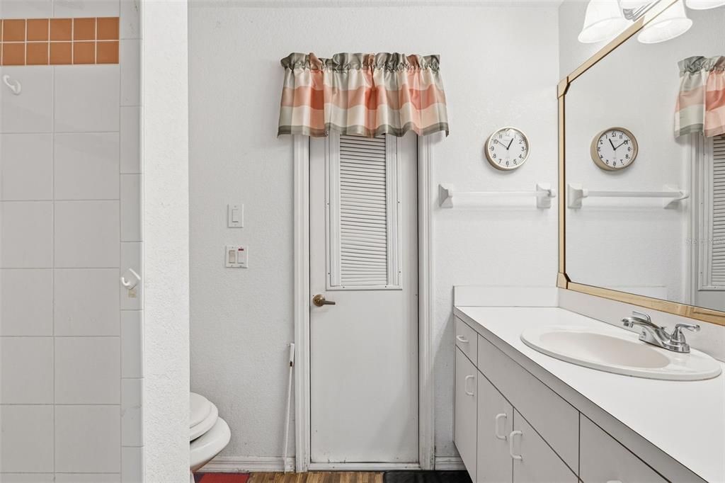 For Sale: $250,000 (3 beds, 2 baths, 1620 Square Feet)