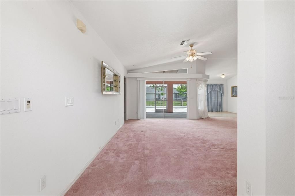 For Sale: $250,000 (3 beds, 2 baths, 1620 Square Feet)