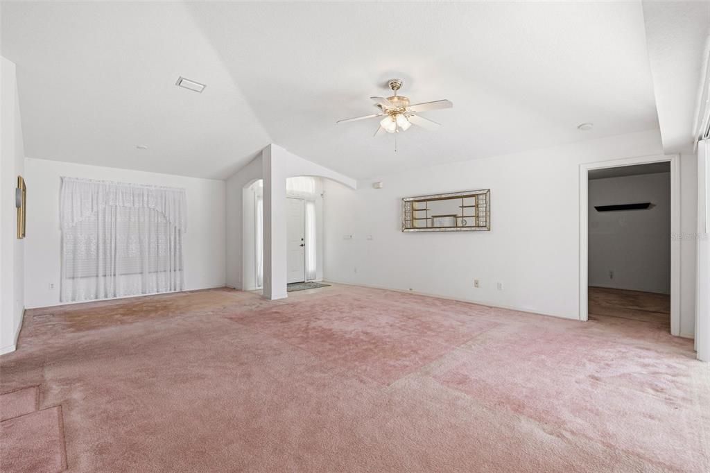 For Sale: $250,000 (3 beds, 2 baths, 1620 Square Feet)