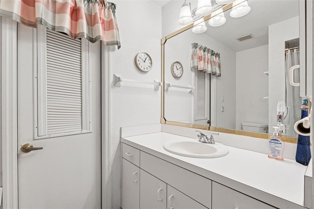 For Sale: $250,000 (3 beds, 2 baths, 1620 Square Feet)