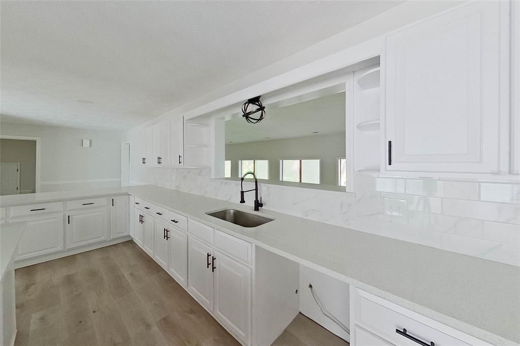 For Sale: $750,000 (5 beds, 3 baths, 5617 Square Feet)