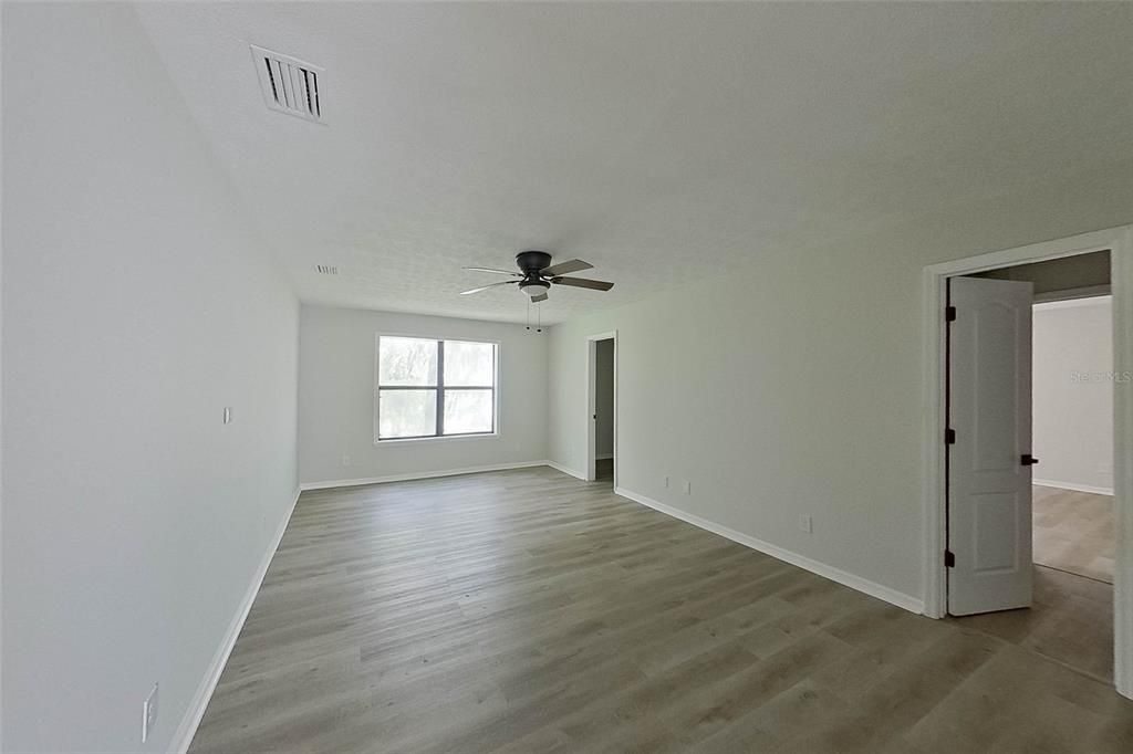 For Sale: $750,000 (5 beds, 3 baths, 5617 Square Feet)