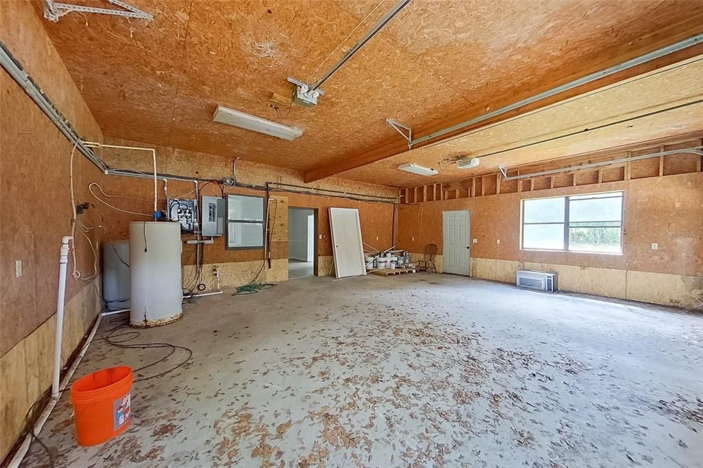 For Sale: $750,000 (5 beds, 3 baths, 5617 Square Feet)