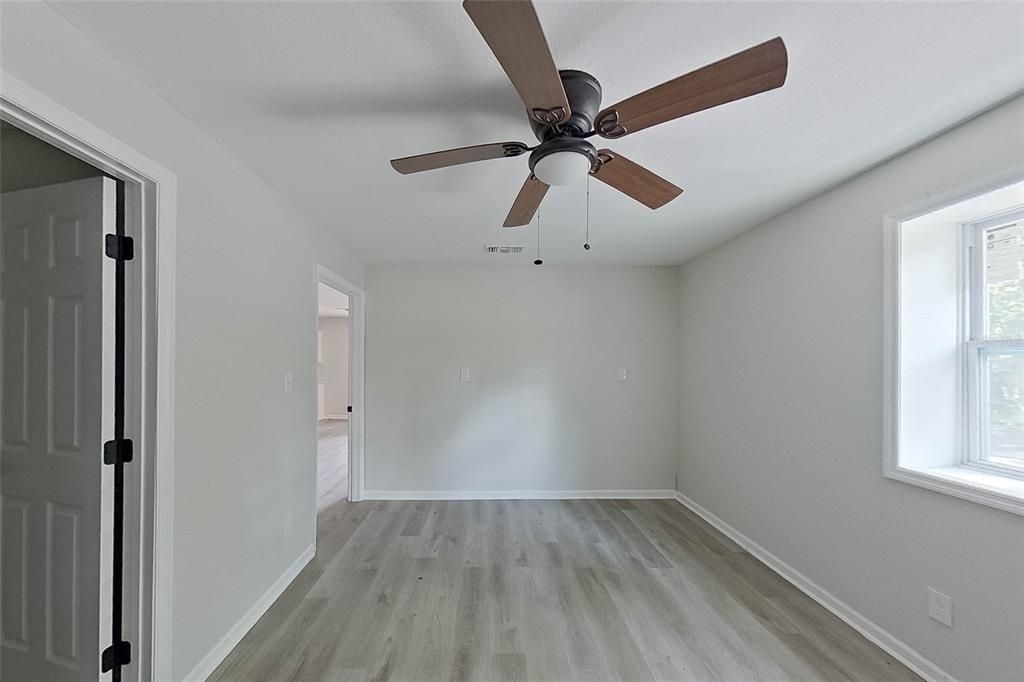 For Sale: $750,000 (5 beds, 3 baths, 5617 Square Feet)