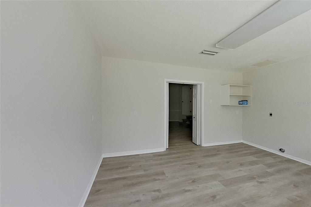 For Sale: $750,000 (5 beds, 3 baths, 5617 Square Feet)