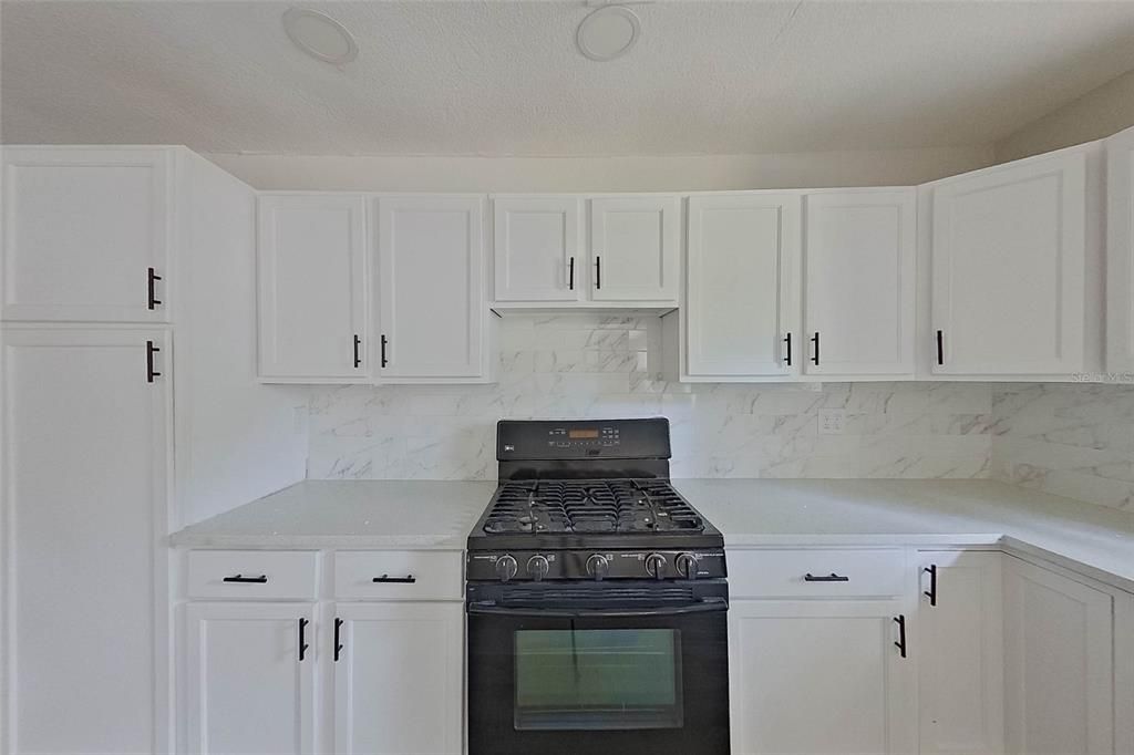 For Sale: $750,000 (5 beds, 3 baths, 5617 Square Feet)