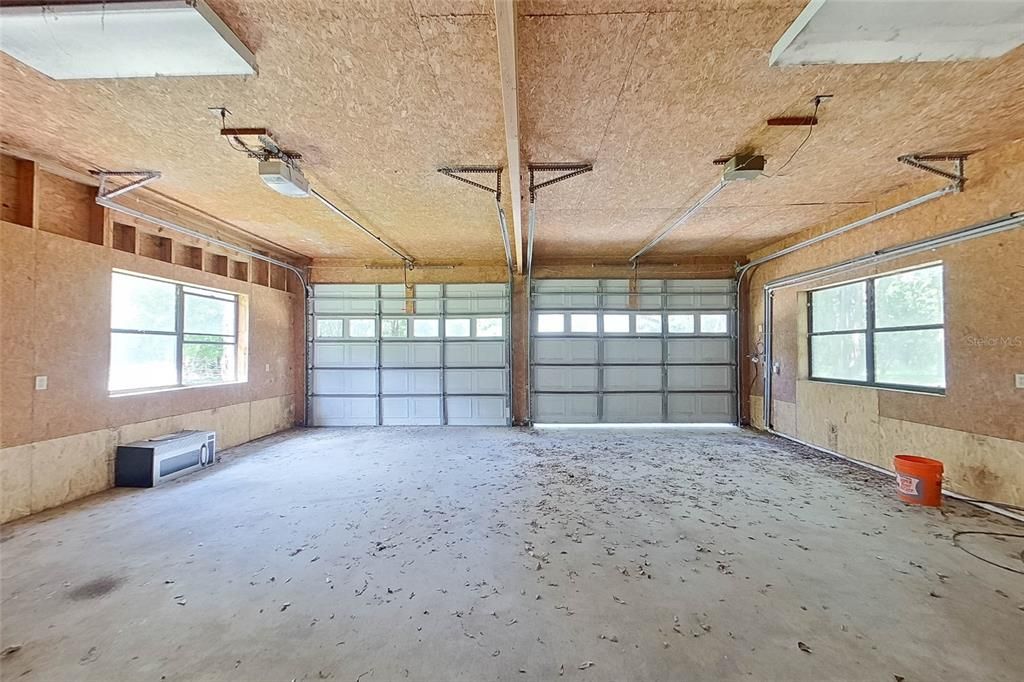 For Sale: $750,000 (5 beds, 3 baths, 5617 Square Feet)