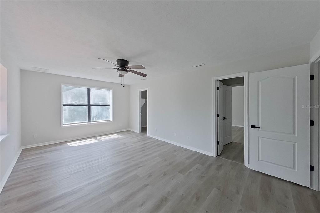 For Sale: $750,000 (5 beds, 3 baths, 5617 Square Feet)