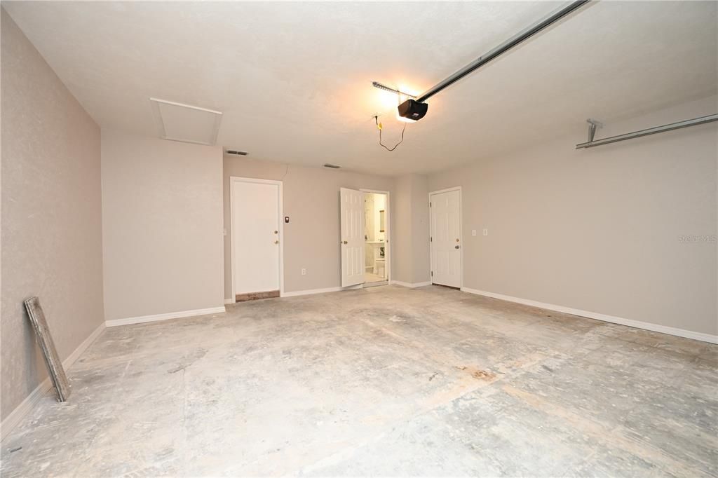 For Rent: $1,960 (3 beds, 3 baths, 1601 Square Feet)