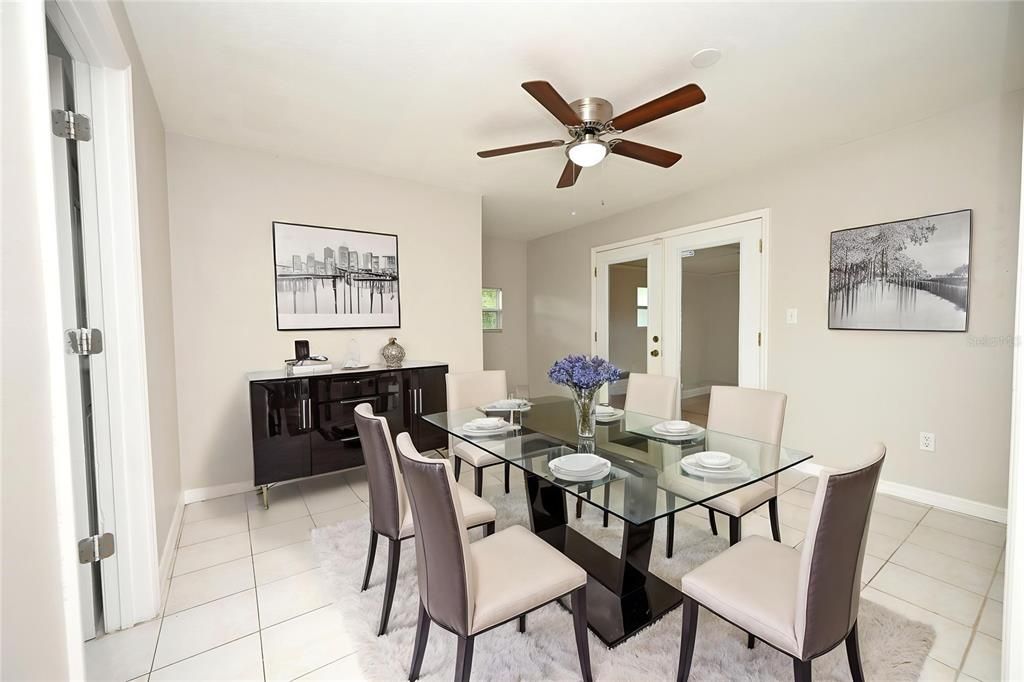 For Rent: $1,960 (3 beds, 3 baths, 1601 Square Feet)