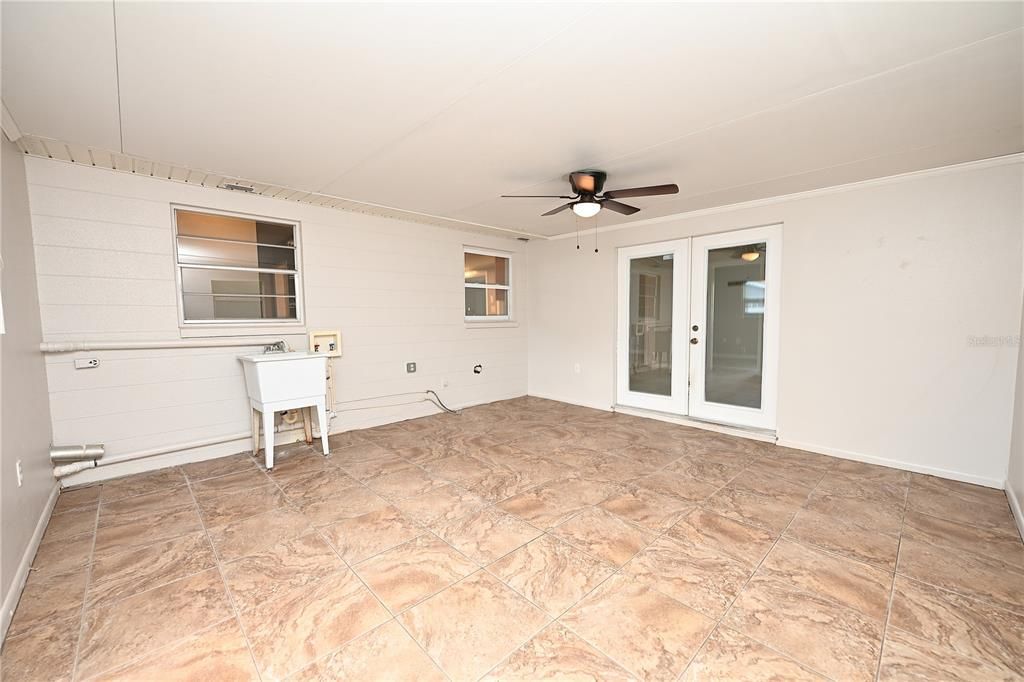 For Rent: $1,960 (3 beds, 3 baths, 1601 Square Feet)