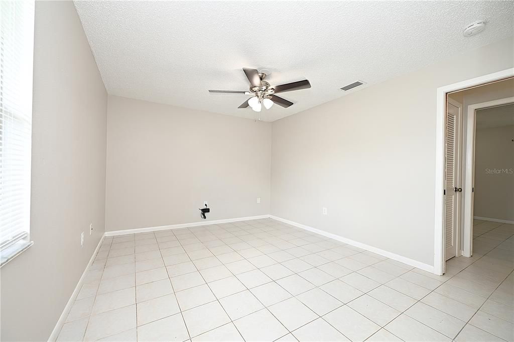 For Rent: $1,960 (3 beds, 3 baths, 1601 Square Feet)