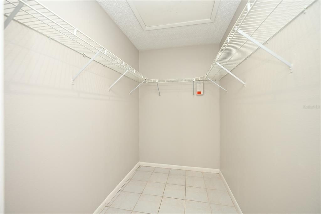 For Rent: $1,960 (3 beds, 3 baths, 1601 Square Feet)