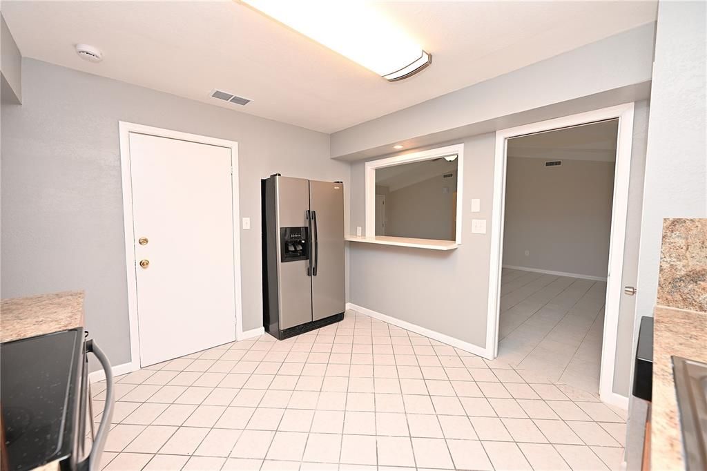 For Rent: $1,960 (3 beds, 3 baths, 1601 Square Feet)