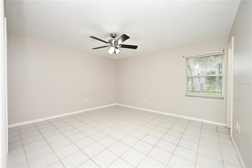For Rent: $1,960 (3 beds, 3 baths, 1601 Square Feet)