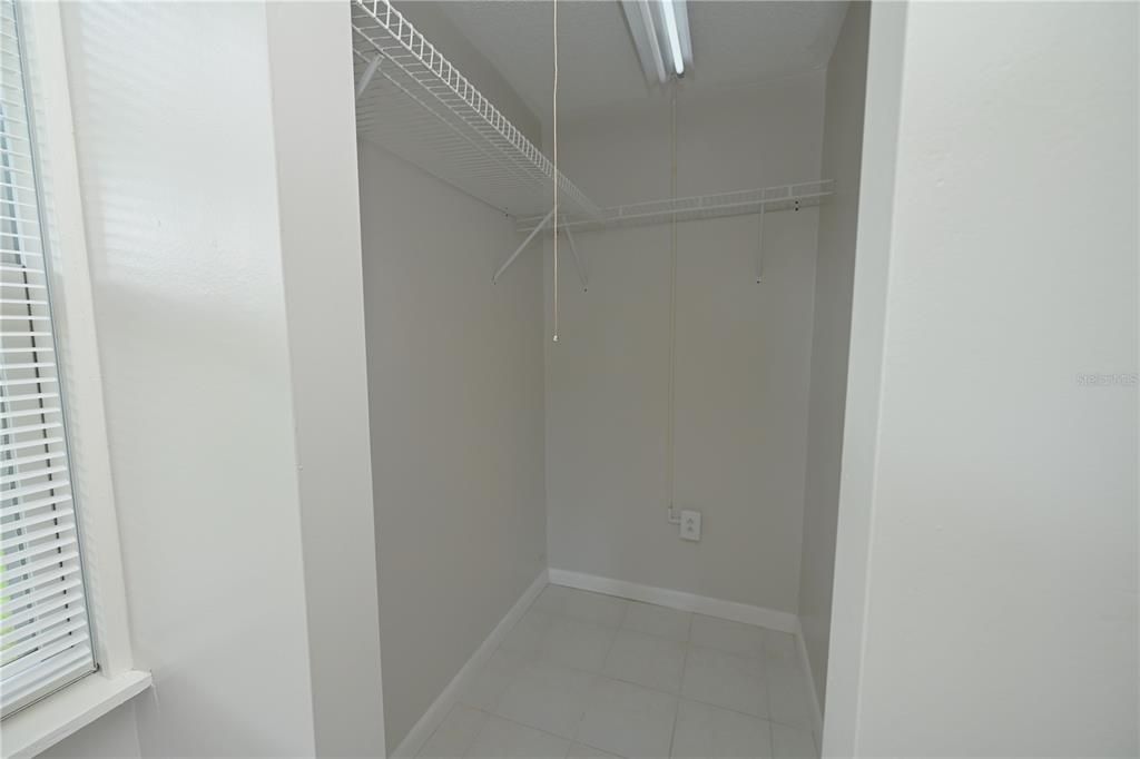 For Rent: $1,960 (3 beds, 3 baths, 1601 Square Feet)