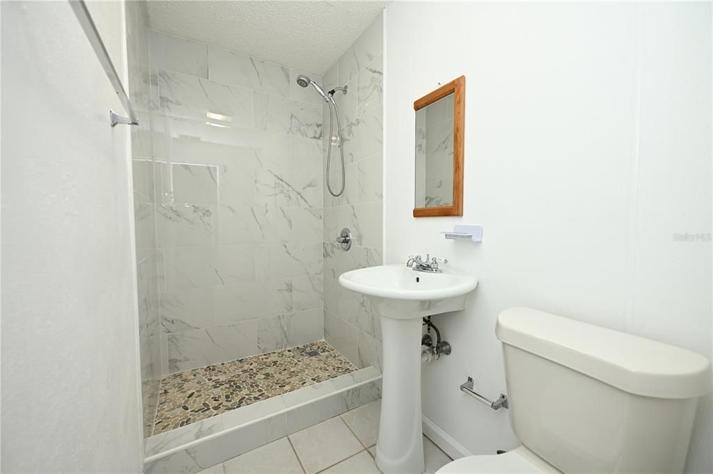 For Rent: $1,960 (3 beds, 3 baths, 1601 Square Feet)