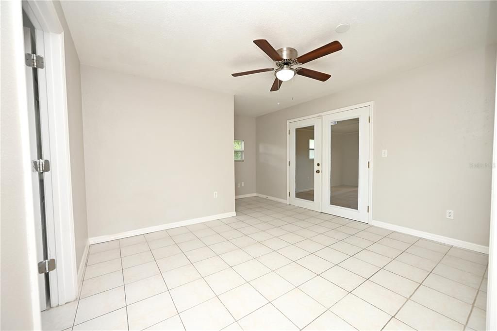 For Rent: $1,960 (3 beds, 3 baths, 1601 Square Feet)