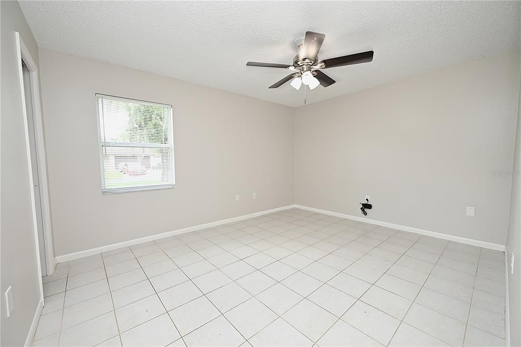 For Rent: $1,960 (3 beds, 3 baths, 1601 Square Feet)