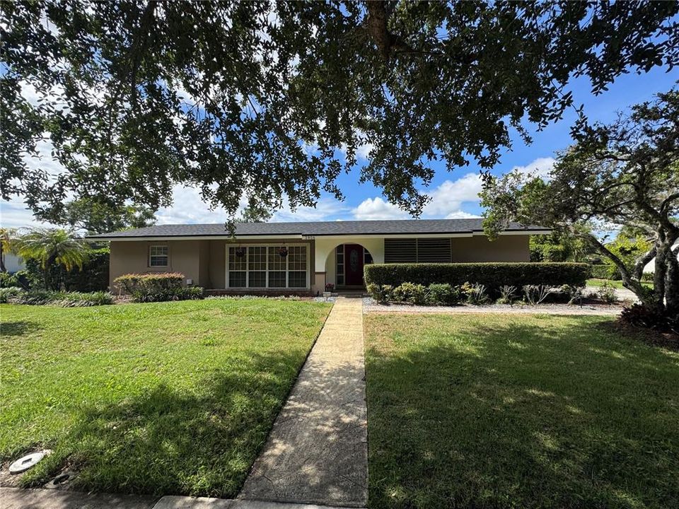 For Rent: $3,600 (4 beds, 2 baths, 1961 Square Feet)