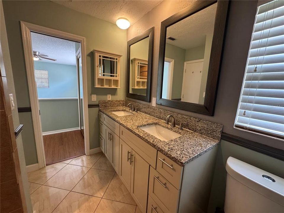 For Rent: $3,600 (4 beds, 2 baths, 1961 Square Feet)