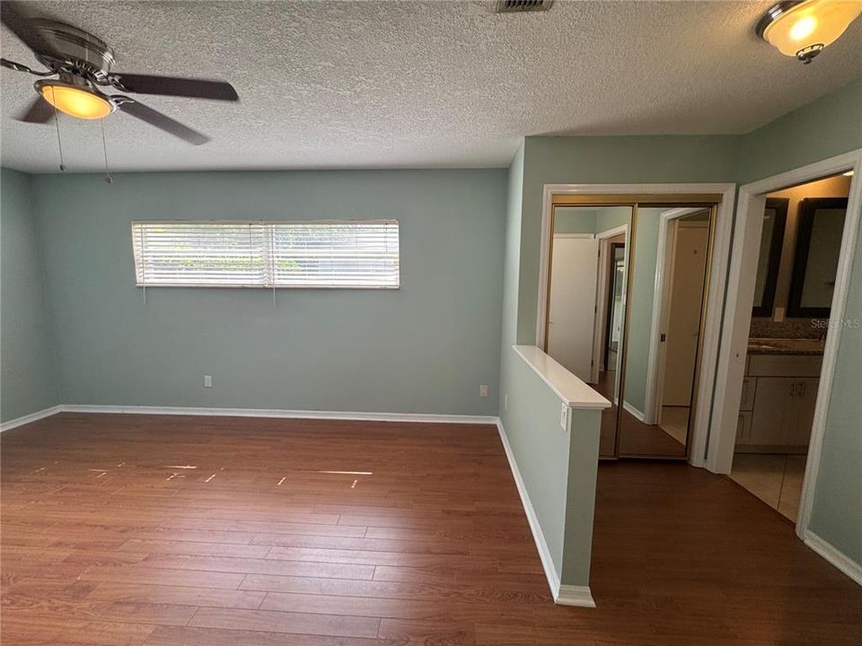 For Rent: $3,600 (4 beds, 2 baths, 1961 Square Feet)