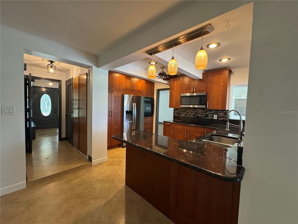 For Rent: $3,600 (4 beds, 2 baths, 1961 Square Feet)