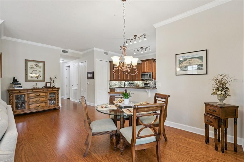 For Sale: $735,000 (3 beds, 2 baths, 1737 Square Feet)