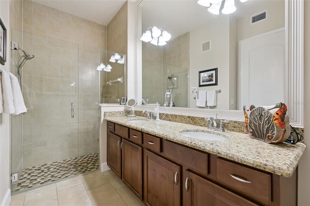 For Sale: $735,000 (3 beds, 2 baths, 1737 Square Feet)