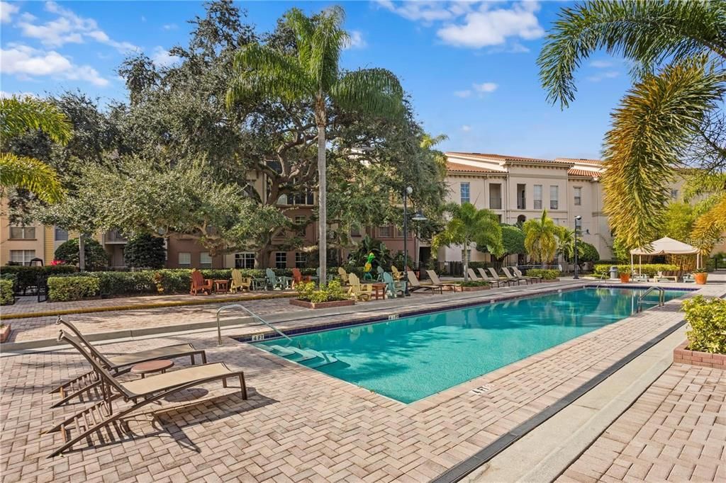 For Rent: $2,650 (2 beds, 2 baths, 1231 Square Feet)
