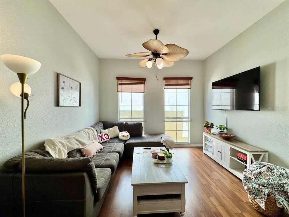 For Rent: $2,650 (2 beds, 2 baths, 1231 Square Feet)