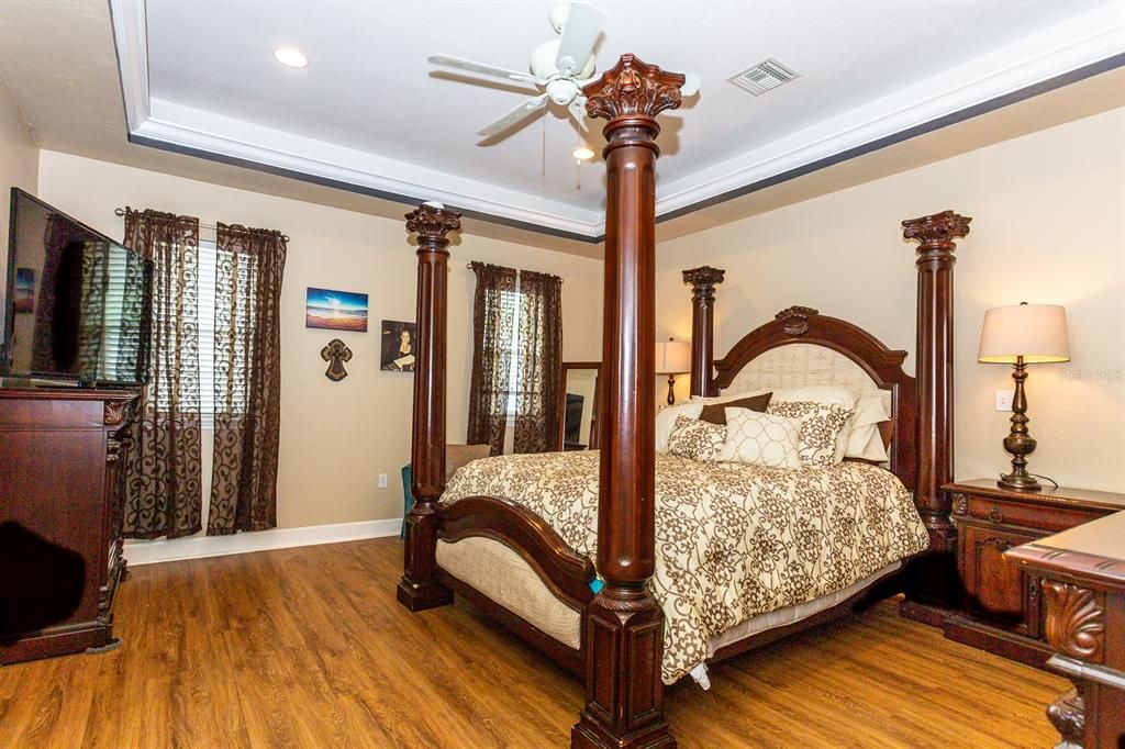 En Venta: $538,000 (4 camas, 3 baños, 2738 Pies cuadrados)
