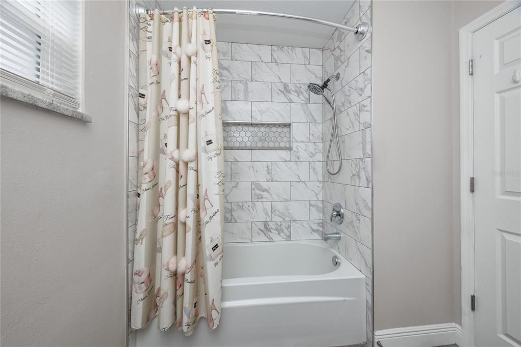 For Sale: $395,000 (3 beds, 2 baths, 1476 Square Feet)