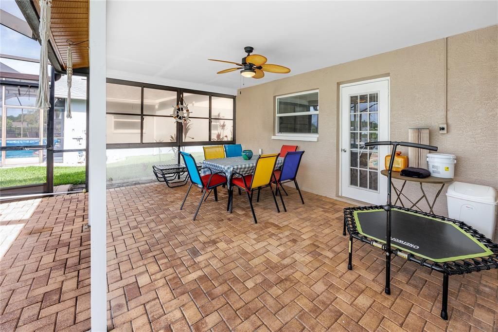 For Sale: $395,000 (3 beds, 2 baths, 1476 Square Feet)