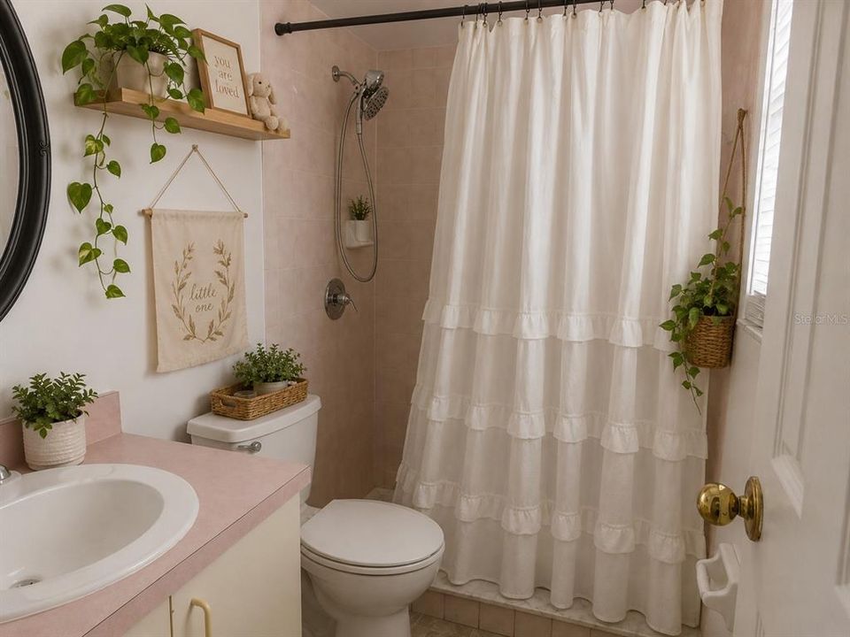 For Rent: $2,500 (3 beds, 2 baths, 1249 Square Feet)