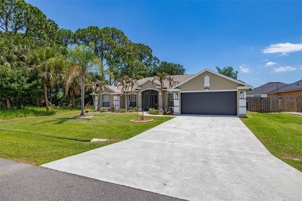 For Sale: $469,900 (4 beds, 3 baths, 2015 Square Feet)