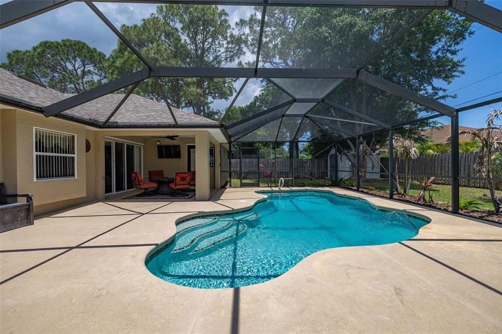 For Sale: $469,900 (4 beds, 3 baths, 2015 Square Feet)
