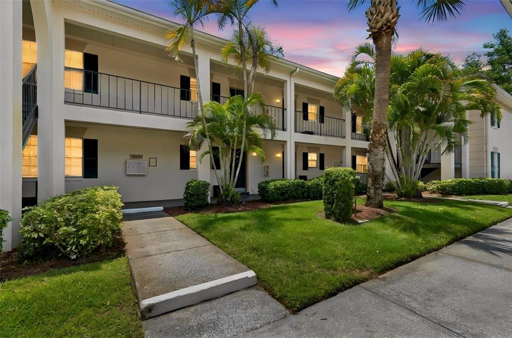 For Sale: $249,000 (2 beds, 2 baths, 1156 Square Feet)
