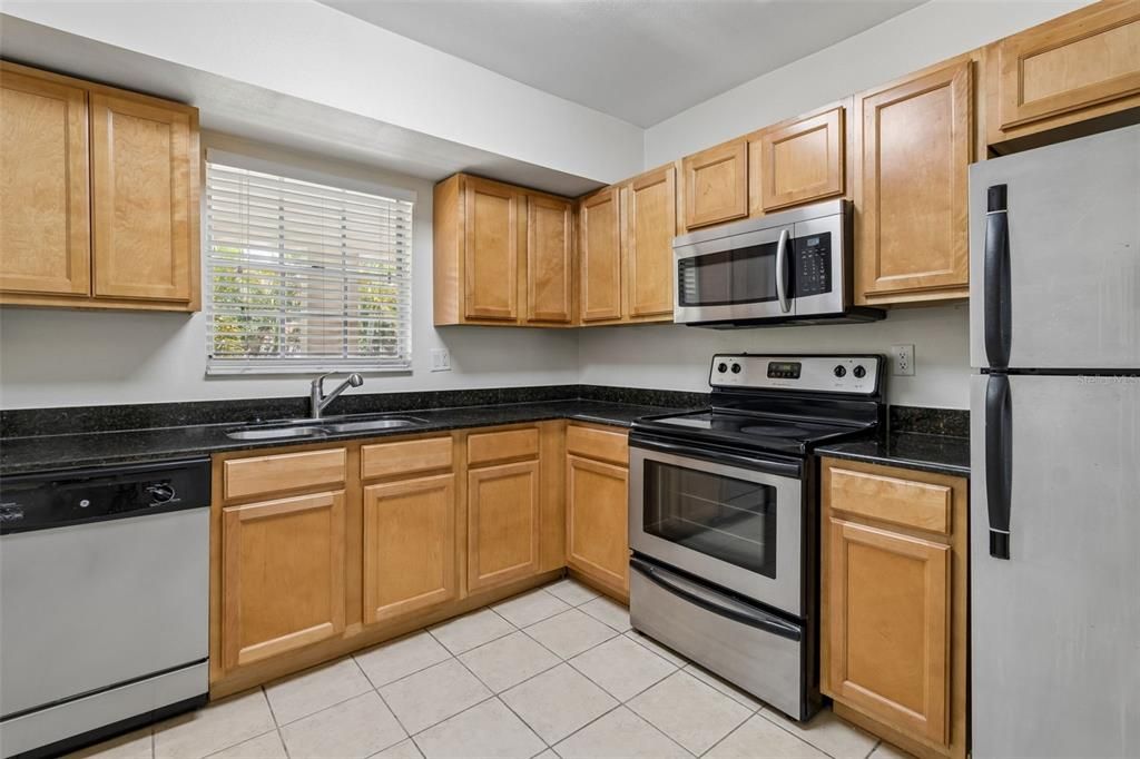 For Sale: $249,000 (2 beds, 2 baths, 1156 Square Feet)