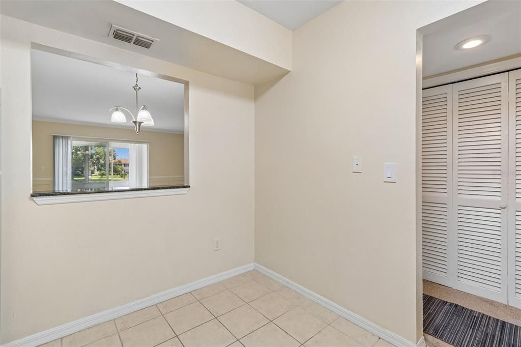 For Sale: $249,000 (2 beds, 2 baths, 1156 Square Feet)