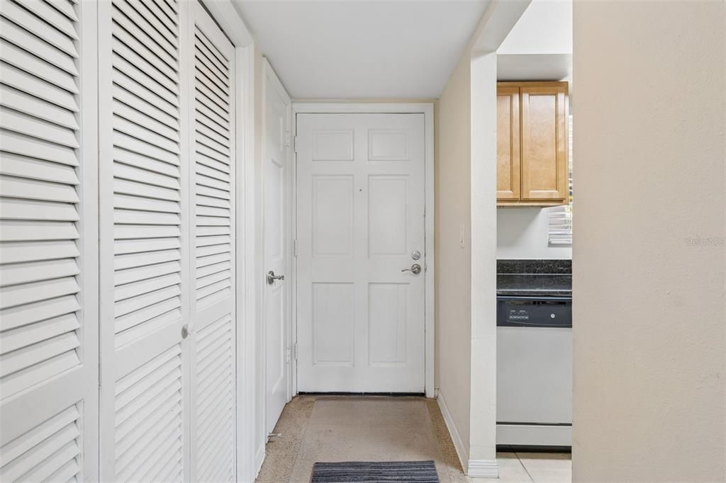 For Sale: $249,000 (2 beds, 2 baths, 1156 Square Feet)