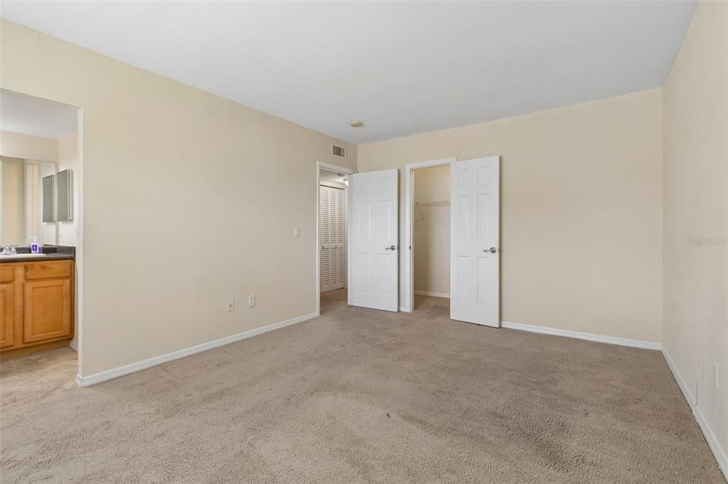 For Sale: $249,000 (2 beds, 2 baths, 1156 Square Feet)