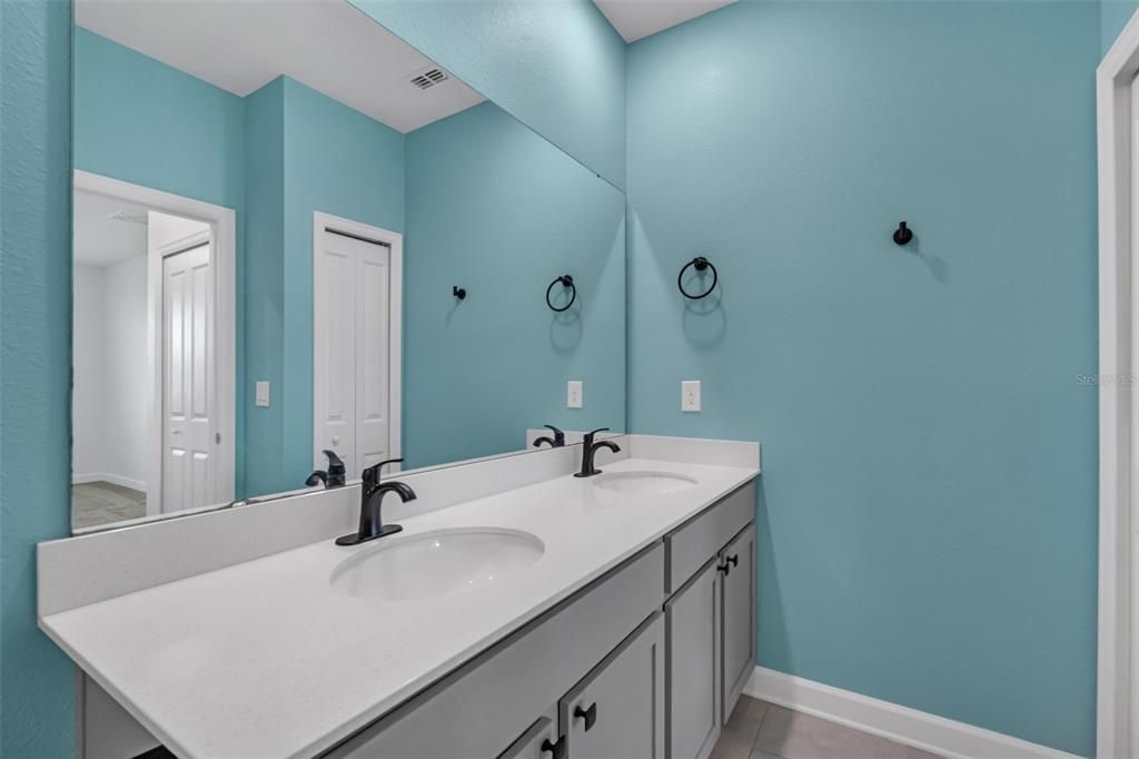 For Sale: $375,000 (4 beds, 3 baths, 2109 Square Feet)