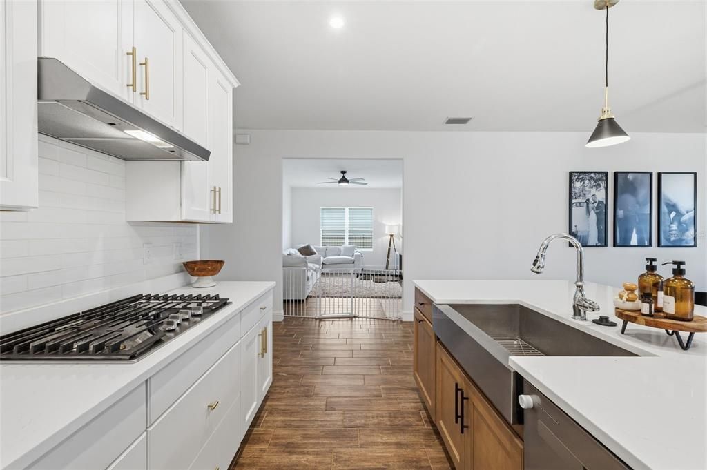 En Venta: $559,900 (4 camas, 3 baños, 2494 Pies cuadrados)