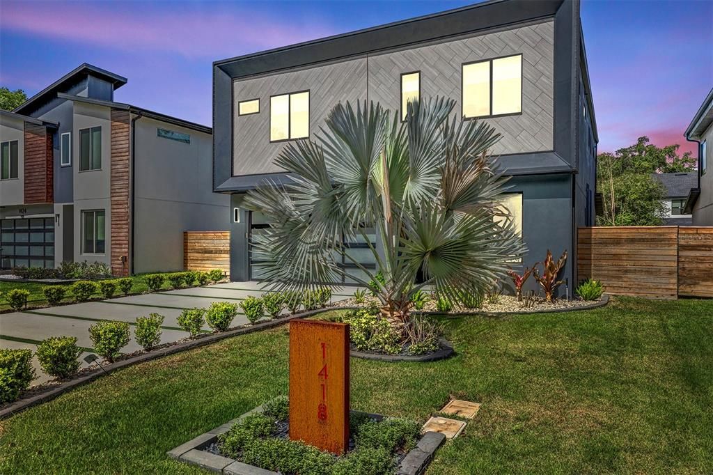 For Sale: $899,000 (5 beds, 2 baths, 2858 Square Feet)