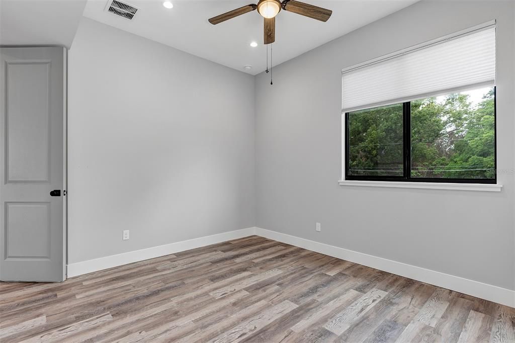 For Sale: $899,000 (5 beds, 2 baths, 2858 Square Feet)