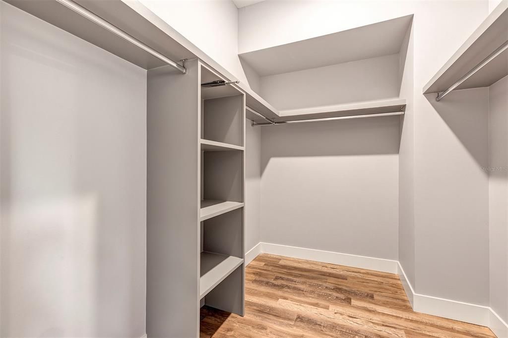 For Sale: $899,000 (5 beds, 2 baths, 2858 Square Feet)