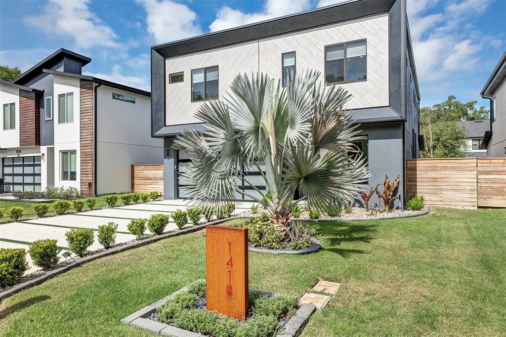 For Sale: $899,000 (5 beds, 2 baths, 2858 Square Feet)
