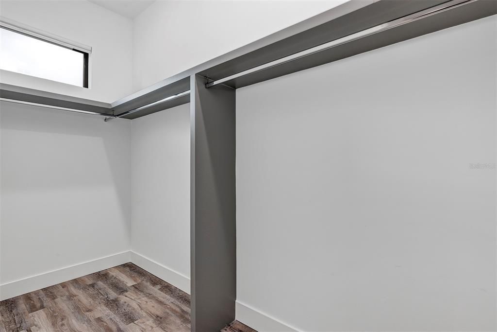 For Sale: $899,000 (5 beds, 2 baths, 2858 Square Feet)
